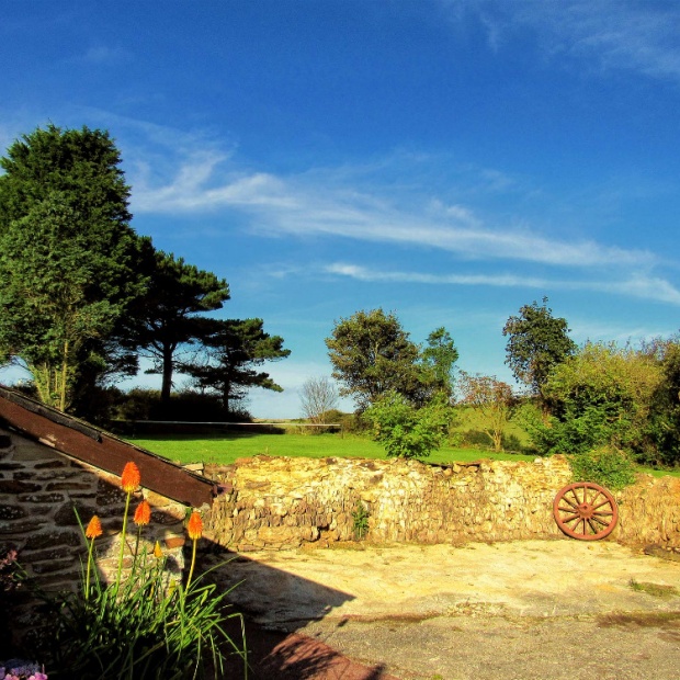 Old Cart Wheel in Hendra Paul Holiday Cottages Cornwall